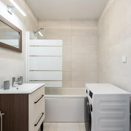 Appartement Haven With Balcony Boekarest